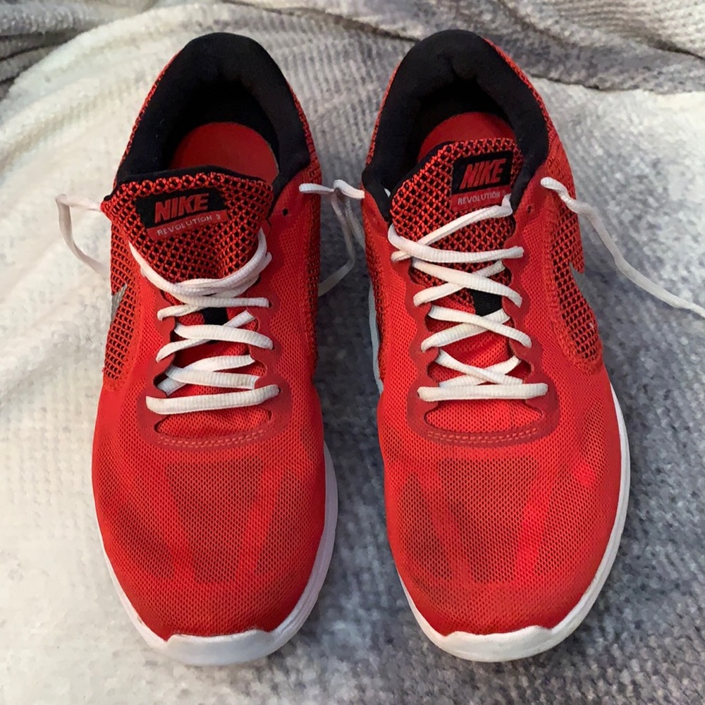 Nike Revolution 3